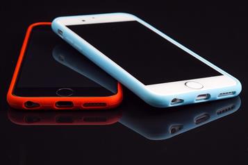 Cómo eliminar el polvo de los altavoces de tu celular sin dañarlos