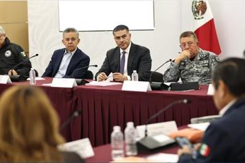 Harfuch se reúne con representantes del autotransporte