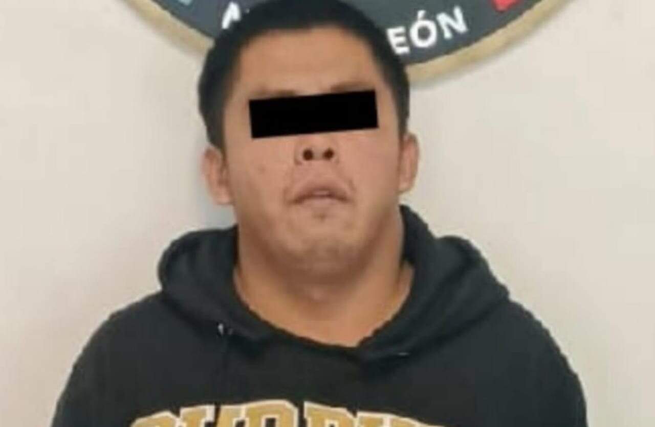 Elementos de la Secretaría de Seguridad y Vialidad de Salinas Victoria detuvieron a un hombre por el delito de violencia familiar en una granja sobre la carretera a Colombia.