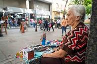 Agrega la informalidad a 56 mil adultos mayores Agrega la informalidad a 56 mil adultos mayores