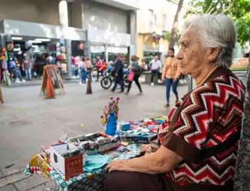 Agrega la informalidad a 56 mil adultos mayores