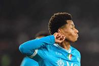 Gana el Napoli para igualar al líder Milán