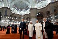 Visita el papa León XIV la Mezquita Azul sin momento de oración