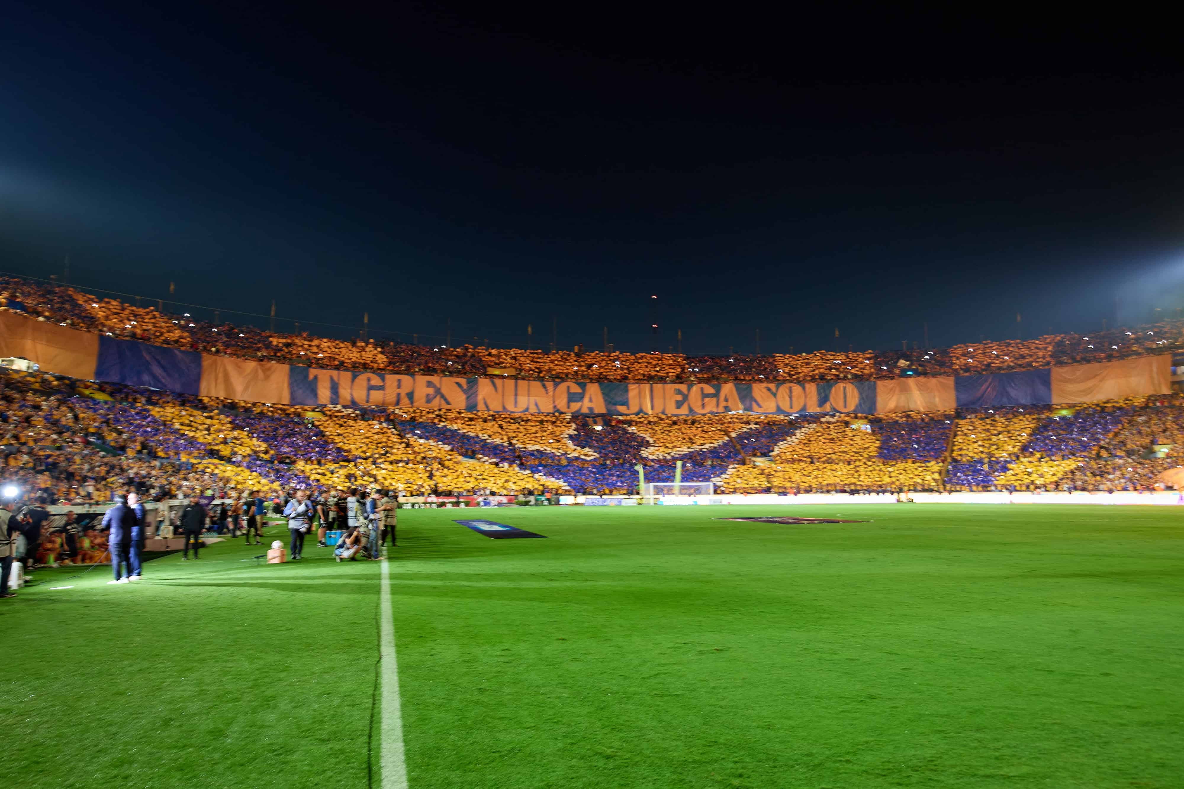 Estadio Universitario.