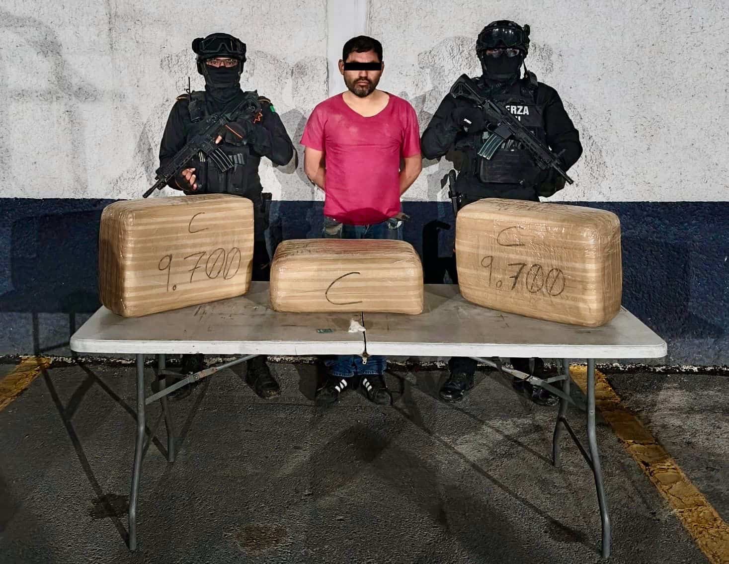 En posesión de más de 30 kilos de droga, fue arrestado una persona por elementos de Fuerza Civil, en el municipio de Anáhuac.