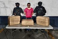 Detienen a sujeto con 30 kilos de droga