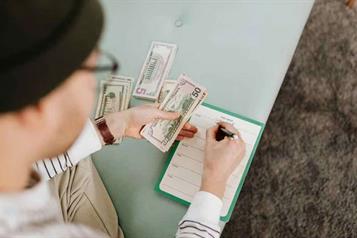 Proponen educación financiera en secundaria