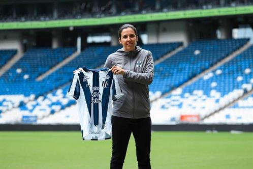 Ya está en la ciudad Amandine Miquel para dirigir a Rayadas 