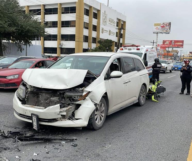 Resulta motociclista herido en choque