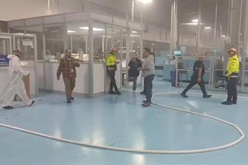 Evacuan a 300 empleados por incendio en fábrica