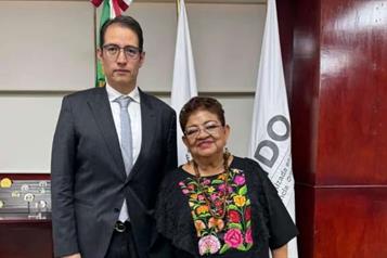 Ratifica Ernestina Godoy confianza en Oliveros