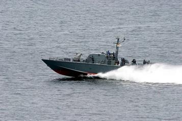 Justifican bombardeo adicional a embarcación