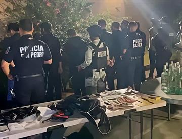 Vinculan a once personas por fiesta ilegal en San Pedro