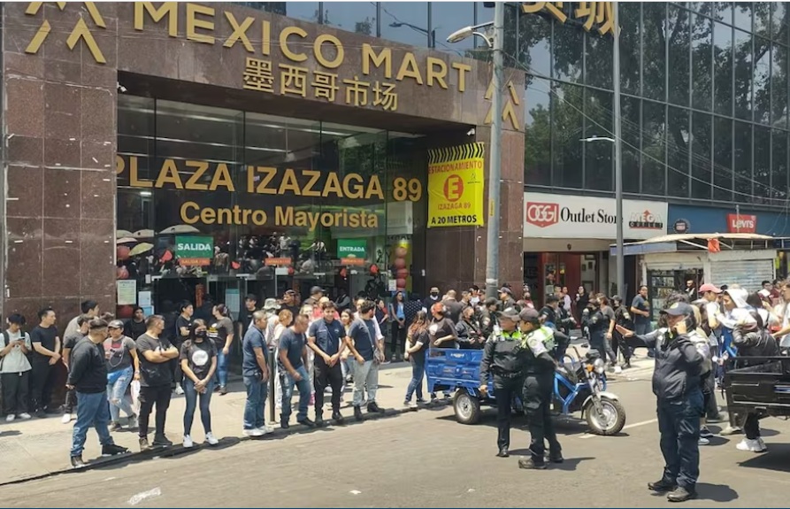 Chinos cubren 30% del Centro histórico de CDMX, alerta Canaco