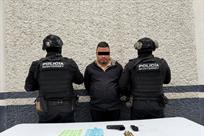 Detienen a hombre con pistola y droga