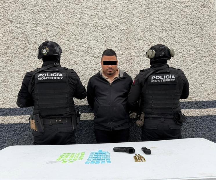 Detienen a hombre con pistola y droga