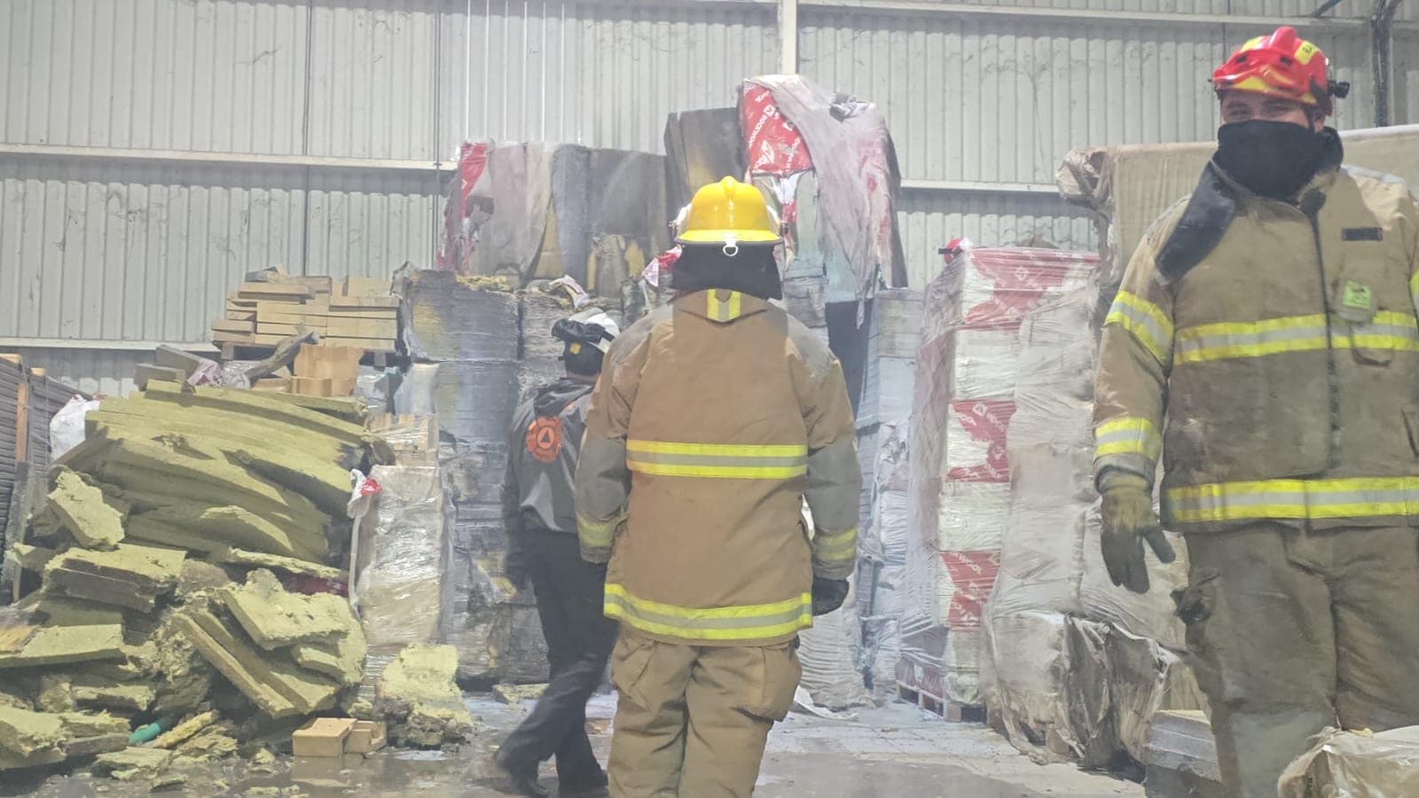 El incendio de una ladrillera en el municipio de Pesquería, movilizó la madrugada de ayer a las autoridades.