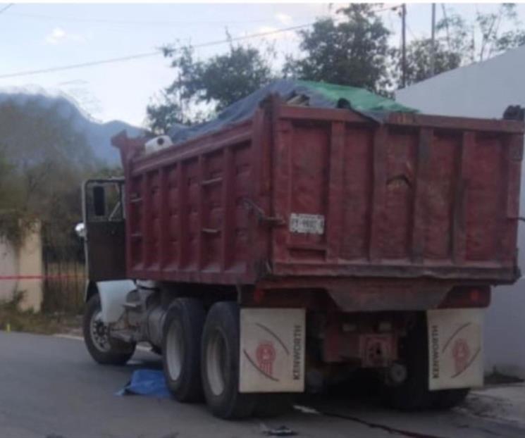 Fallece motociclista arrollado por camión de carga