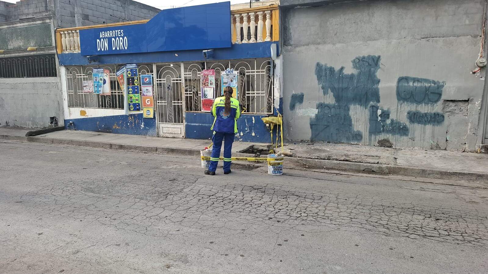 El cadáver de un hombre de la tercera edad, fue encontrado ayer en una zanja de drenaje en la Colonia Floridos Bosques del Nogalar, en el municipio de San Nicolás.