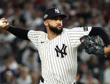 Firma Devin Williams con Mets por 51 millones de dólares!