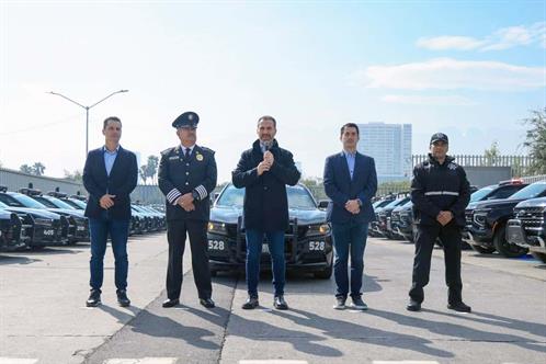 Entrega Monterrey 15 nuevas unidades de policía equipadas