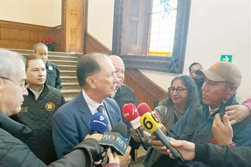 Investigan a bomberos y policías por presunto robo