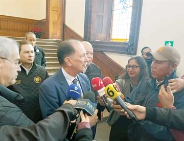 Investigan a bomberos y policías por presunto robo