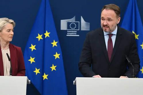 UE prohíbe importaciones de gas ruso para finales de 2027