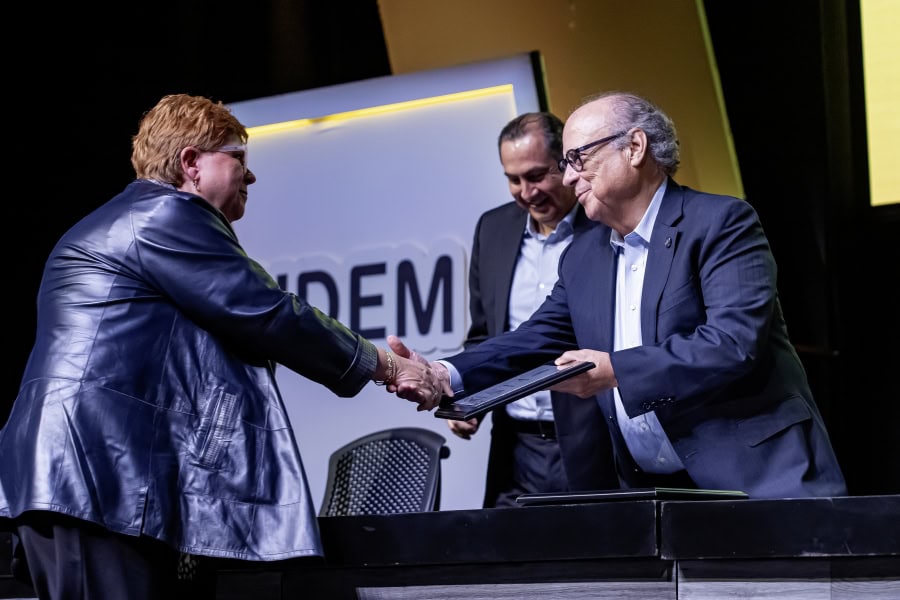 Reconoce comunidad la huella transformadora del profesorado Reconoce comunidad la huella transformadora del profesorado