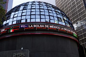 Peso suma 3 jornadas con ganancias frente al dólar