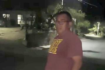 Investigan a policía por maltrato animal