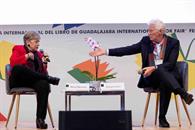 Richard Gere elogia a Sheinbaum en la FIL; critica a Trump