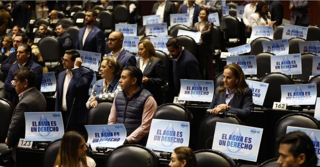 Por 24 horas, Ley de Aguas convierte San Lázaro en ring Por 24 horas, Ley de Aguas convierte San Lázaro en ring