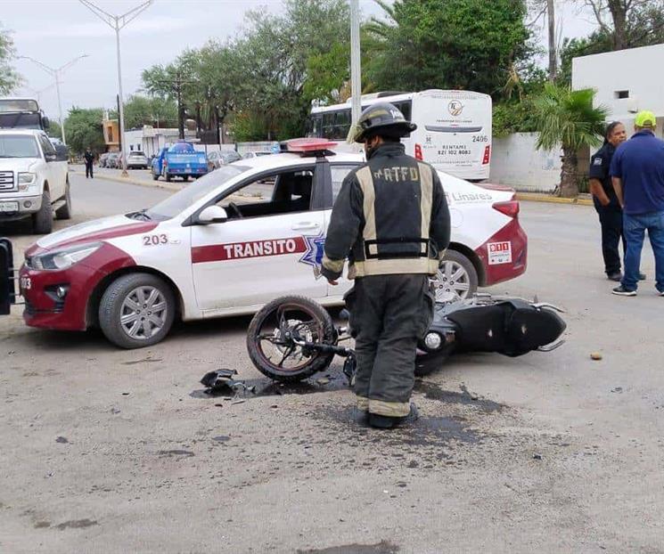 Sale motociclista herido en accidente