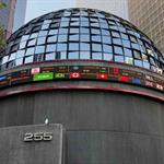 El peso cierra en 18.18 por dólar; liga dos semanas de ganancias