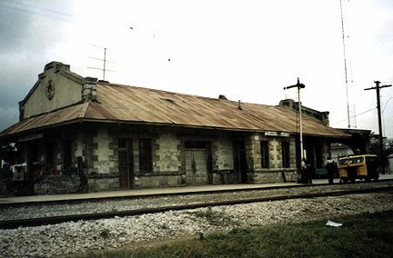 Arde estación del ferrocarril en Montemorelos Arde estación del ferrocarril en Montemorelos