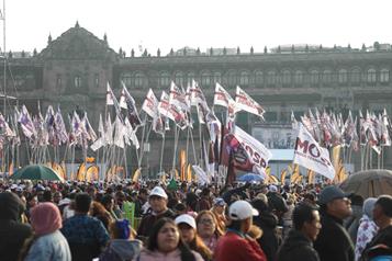 Comienzan a abarrotar el Zócalo para festejar 7 años de la 4T
