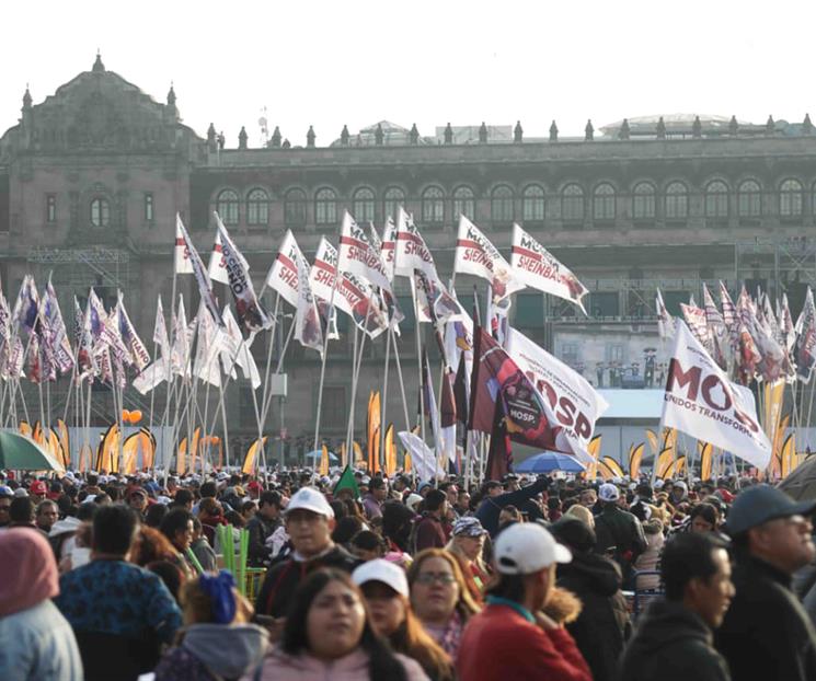 Comienzan a abarrotar el Zócalo para festejar 7 años de la 4T Comienzan a abarrotar el Zócalo para festejar 7 años de la 4T