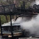 Arde camioneta  en Santiago