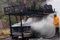 Arde camioneta  en Santiago