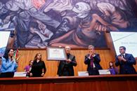 Que el México de los libros le gane al México de las armas: Serrat Que el México de los libros le gane al México de las armas: Serrat