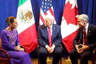 Sostienen breve reunión los jefes de Estado Sostienen breve reunión los jefes de Estado