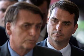 Designa Bolsonaro a su hijo para los comicios de 2026