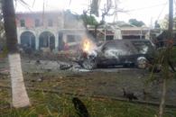 Estalla coche bomba en comandancia de Coahuayana, Michoacán Estalla coche bomba en comandancia de Coahuayana, Michoacán