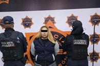 Tras persecución arrestan a mujer armada en Juárez Tras persecución arrestan a mujer armada en Juárez