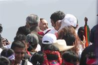 Claudia Sheinbaum levanta castigo a morenistas en festejo de la 4T Claudia Sheinbaum levanta castigo a morenistas en festejo de la 4T