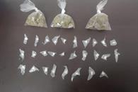 Detienen a jóvenes con droga