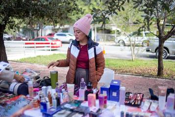 Realizan en Centros Comunitarios primer Mercadito de Emprendedores