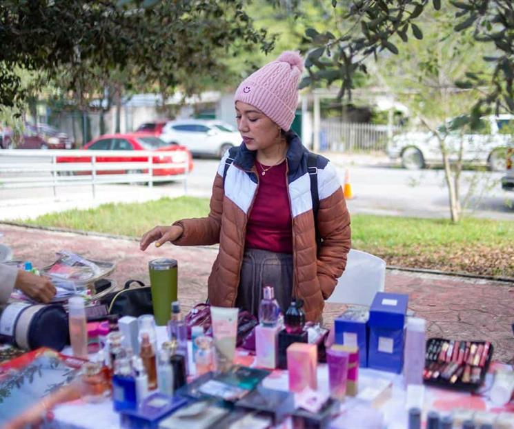 Realizan en Centros Comunitarios primer Mercadito de Emprendedores Realizan en Centros Comunitarios primer Mercadito de Emprendedores