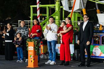 Enciende Samuel la Macro Navidad 2025